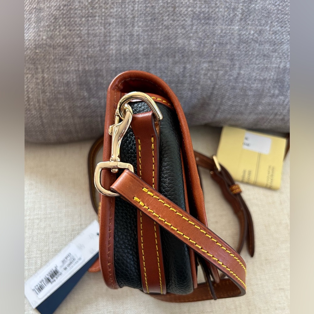 Dooney & Bourke Black Leather Duck Bag Crossbody Bag NWT - Picture 3 of 8